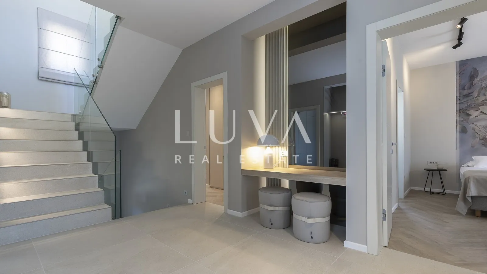 split, luksuzna vila s pogledom na more, 220 m2 za dugoročni najam - slika 38