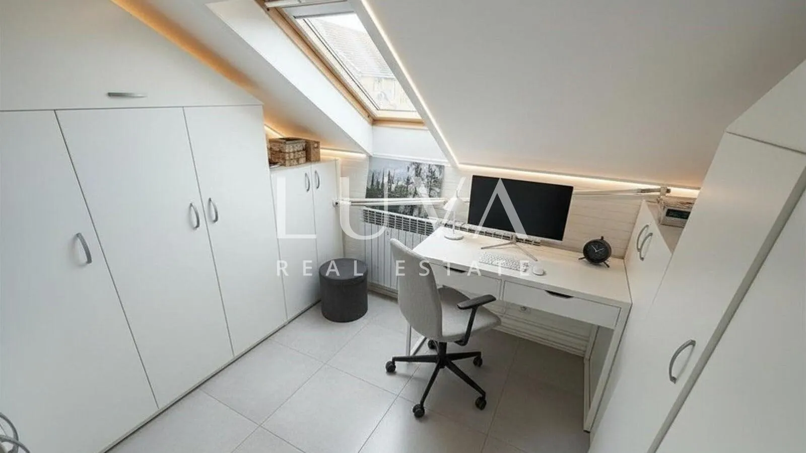 zagreb, britanski trg, stan za adaptaciju na 3.katu, 120 m2 - slika 8