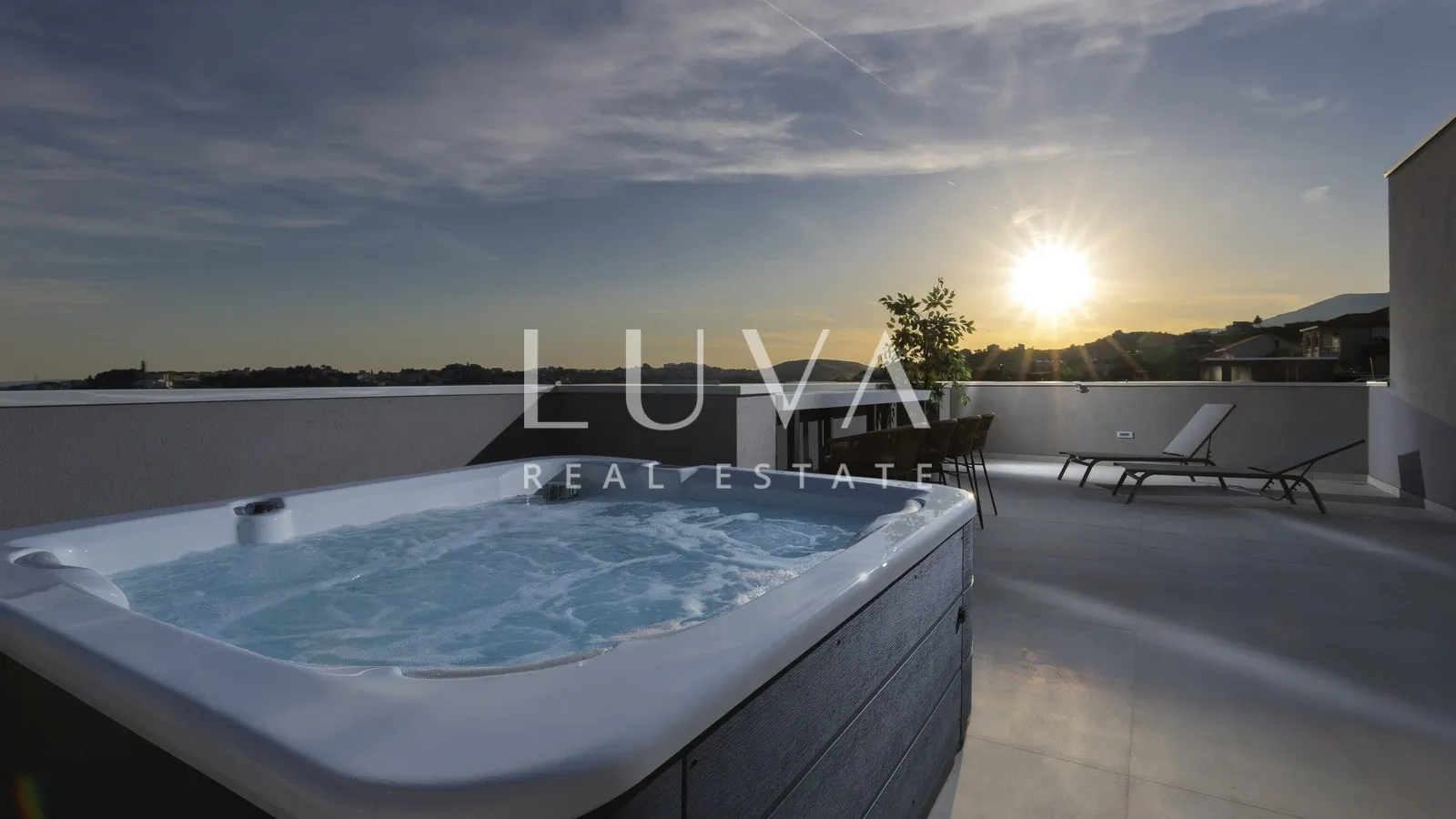 split, luksuzna vila s pogledom na more, 220 m2 za dugoročni najam - slika 2