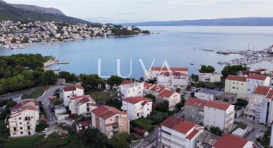 Split, Stobreč, građ. zemljište 1360m2 s pravomoćnom lokacijskom dozvolom na prodaju - Stobreč, Split