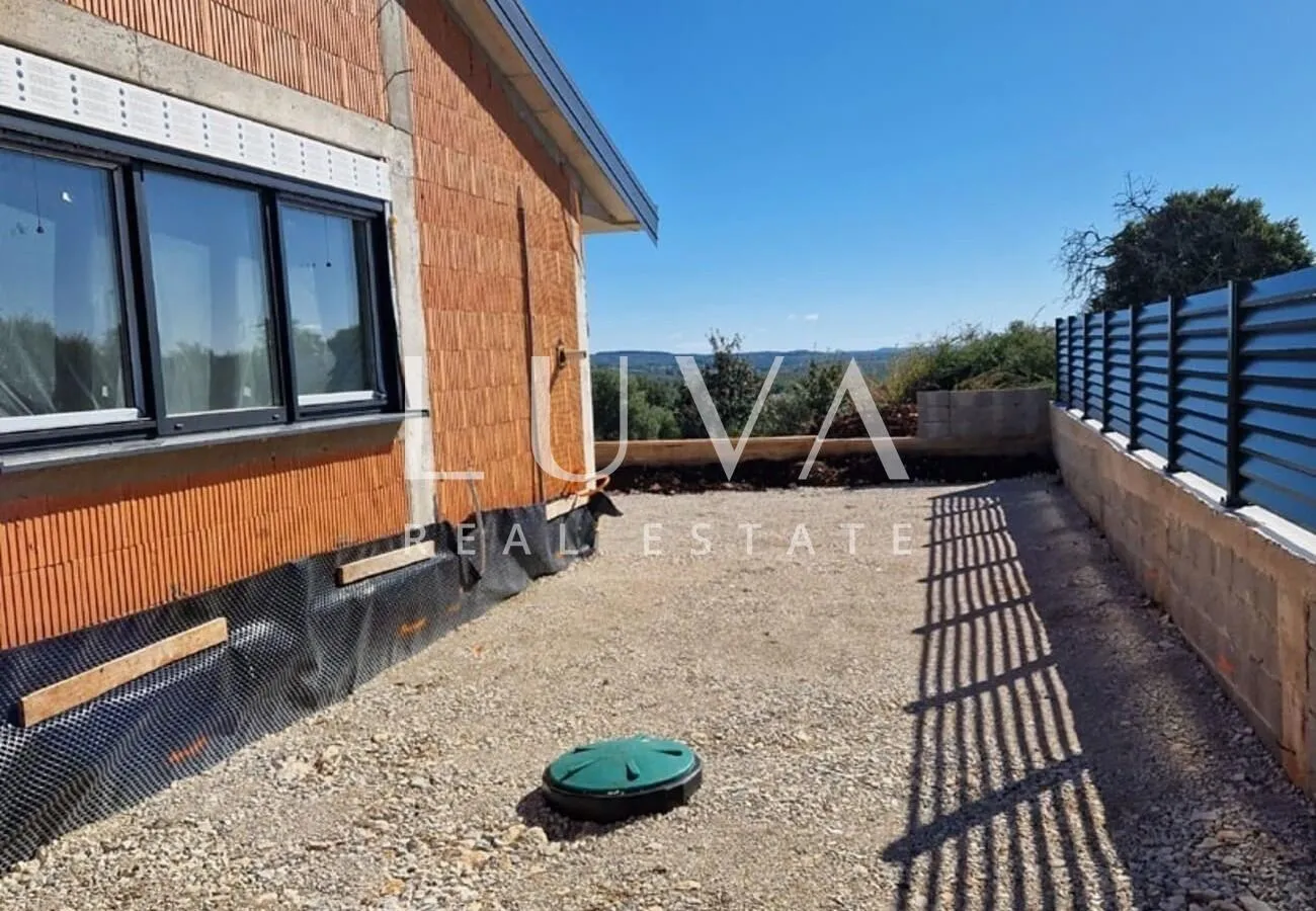 istra, kaštelir, moderna prizemnica, 95 m2 s dvorištem na prodaju - slika 5