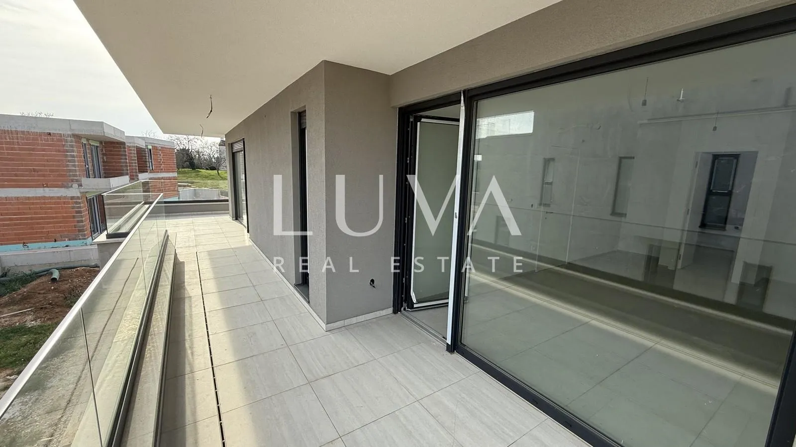 poreč, moderna samostojeća kuća s bazenom i pogledom na more, 233 m² - slika 12