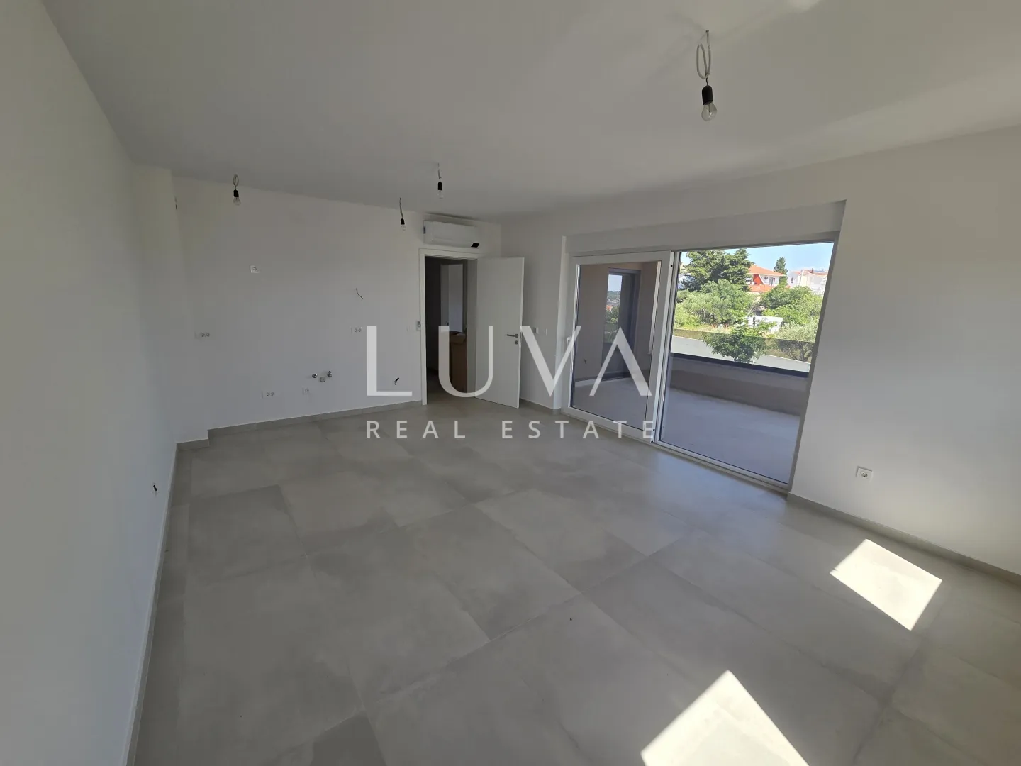 novalja, moderna novogradnja, stan a2/z1, nkp 75 m2 - slika 5