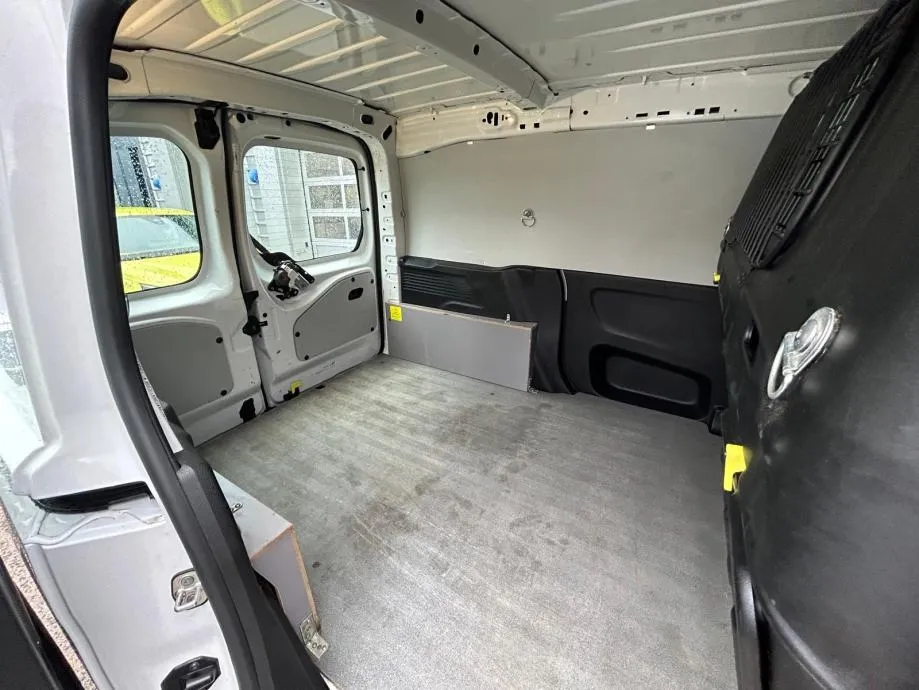 citroen berlingo 1.5 hdi - n1 - 2020 - 150000km - servisna - tempomat - slika 9