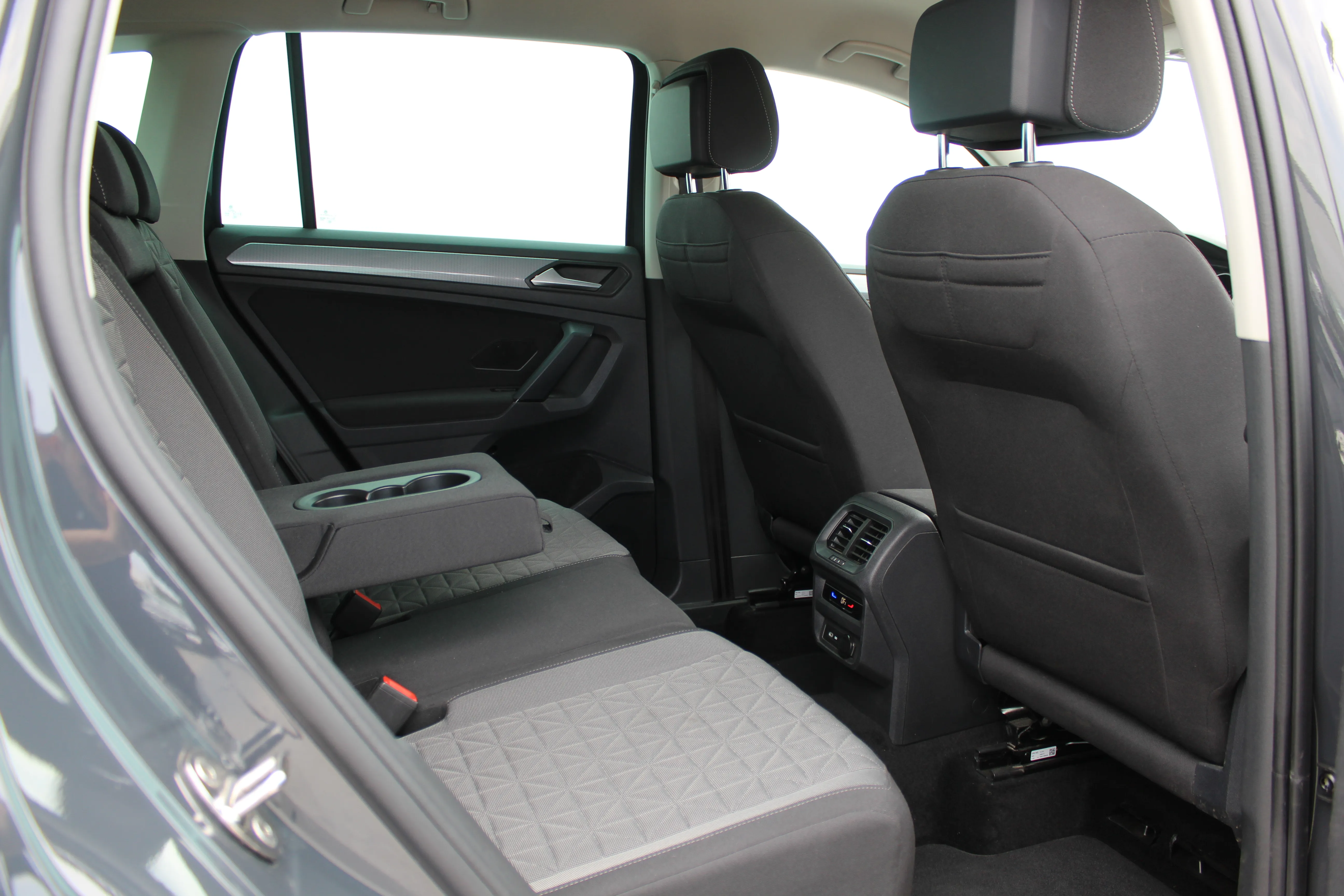 volkswagen tiguan 2.0 tdi life - slika 13