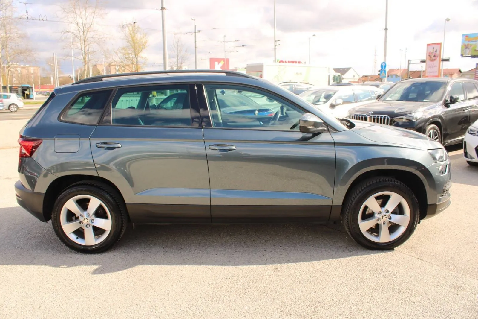 škoda karoq 1.6 tdi dsg *led, navigacija, kamera* - slika 4