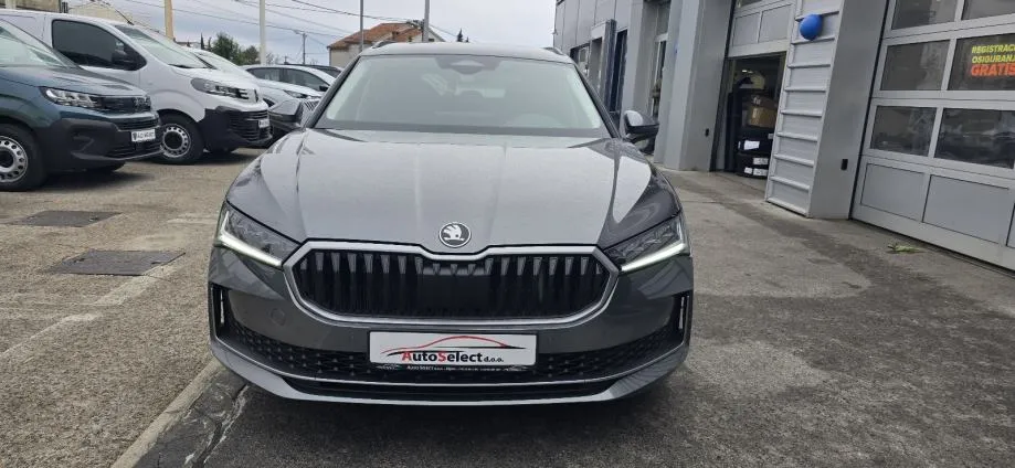 škoda superb combi 2,0 tdi dsg - 2025 - 15.000km - novo - reg 1 god !! - slika 3
