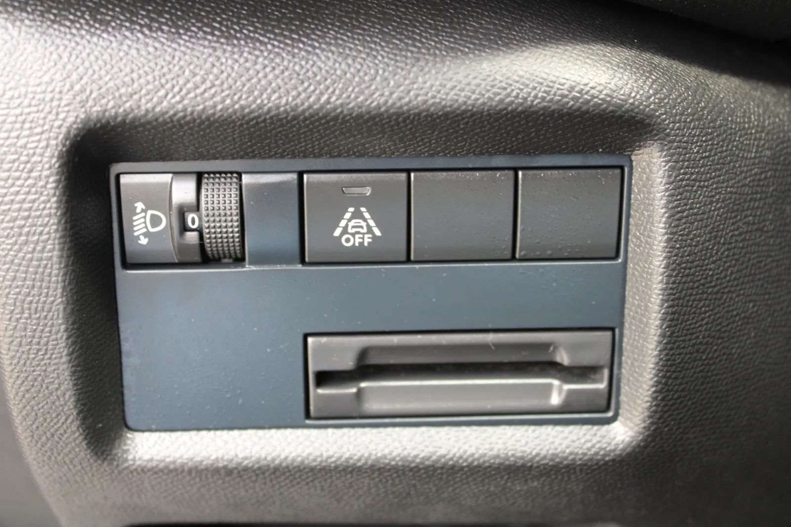 citroën c5 aircross 1.5 hdi automatik *led, navigacija* - slika 15