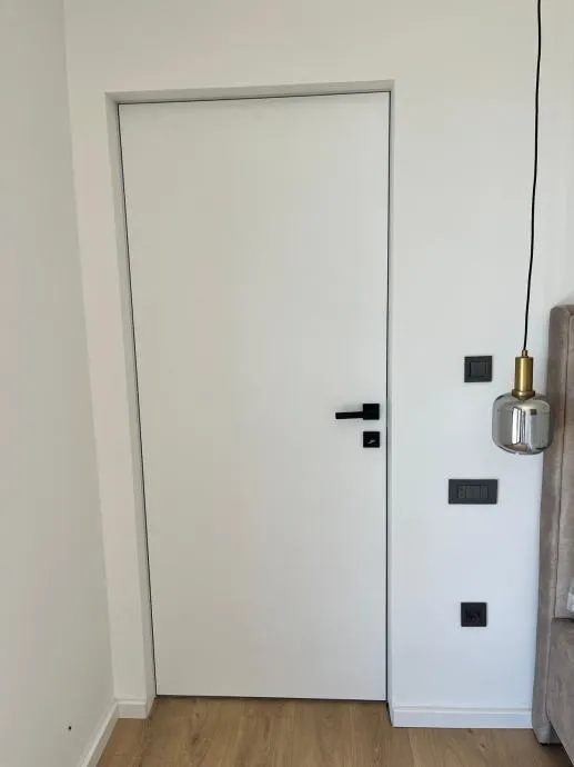 lakirana sobna vrata sa skrivenim nevidljivim dovratnikom po mjeri - slika 14