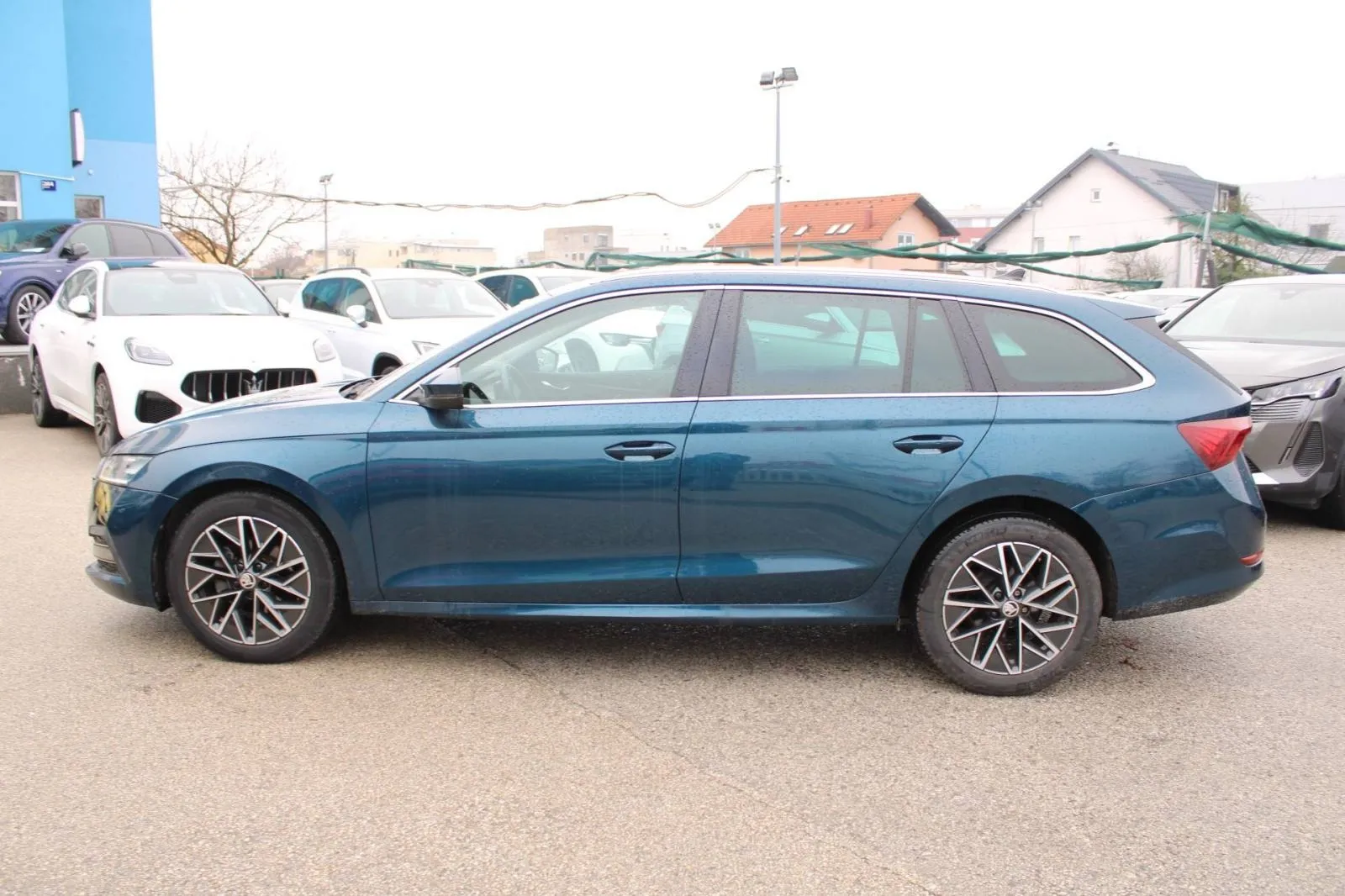 škoda octavia combi 2.0 tdi *panorama, led, navigacija, kamera* - slika 8