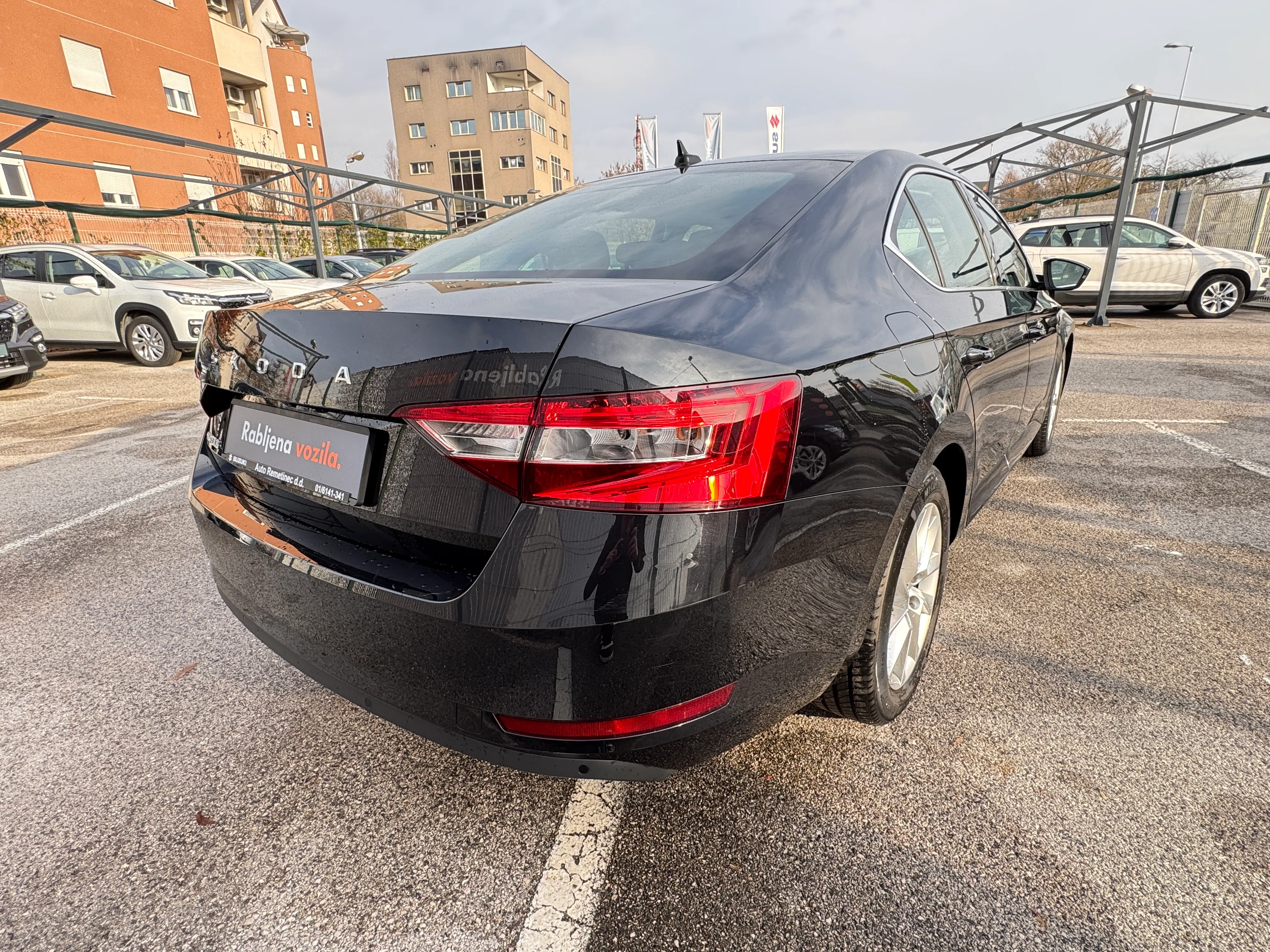 škoda superb 2,0 tdi dsg business - slika 4