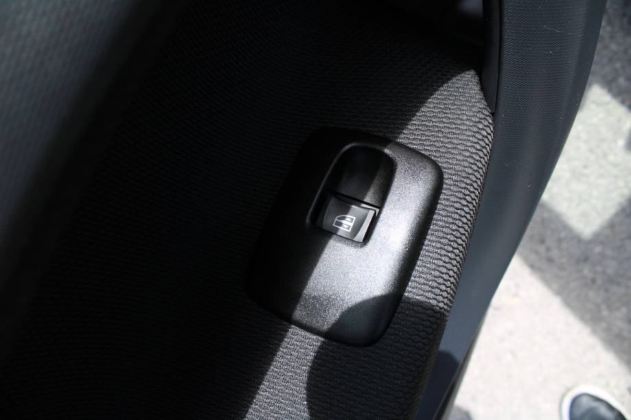 smart eq fortwo električni automatik - slika 12