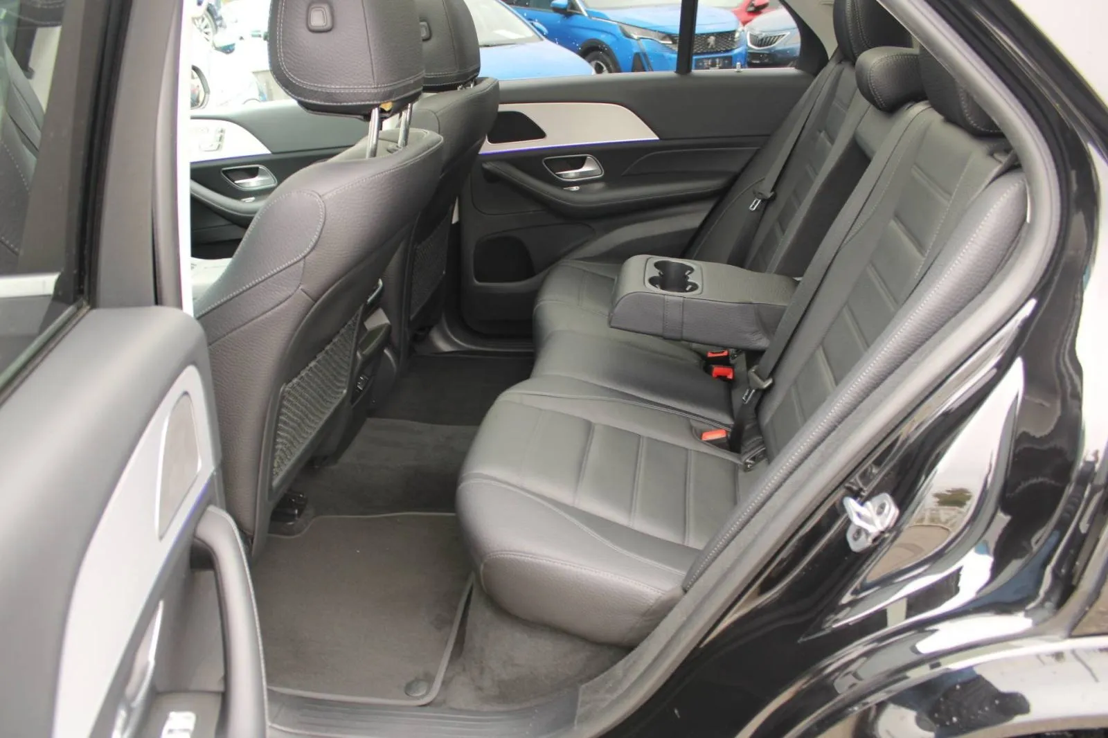 mercedes-benz gle 350de 4matic amg *panorama, led, kamera* - slika 17