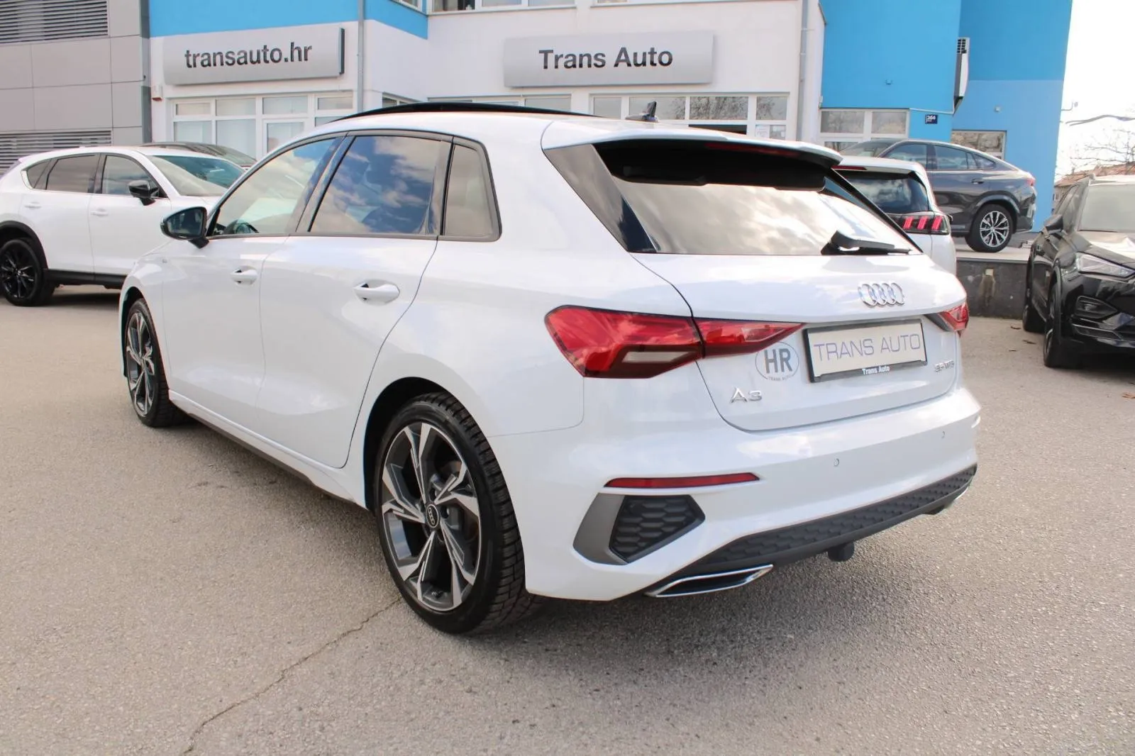 audi a3 35 tfsi s-tronic s-line *panorama, led, navigacija* - slika 7