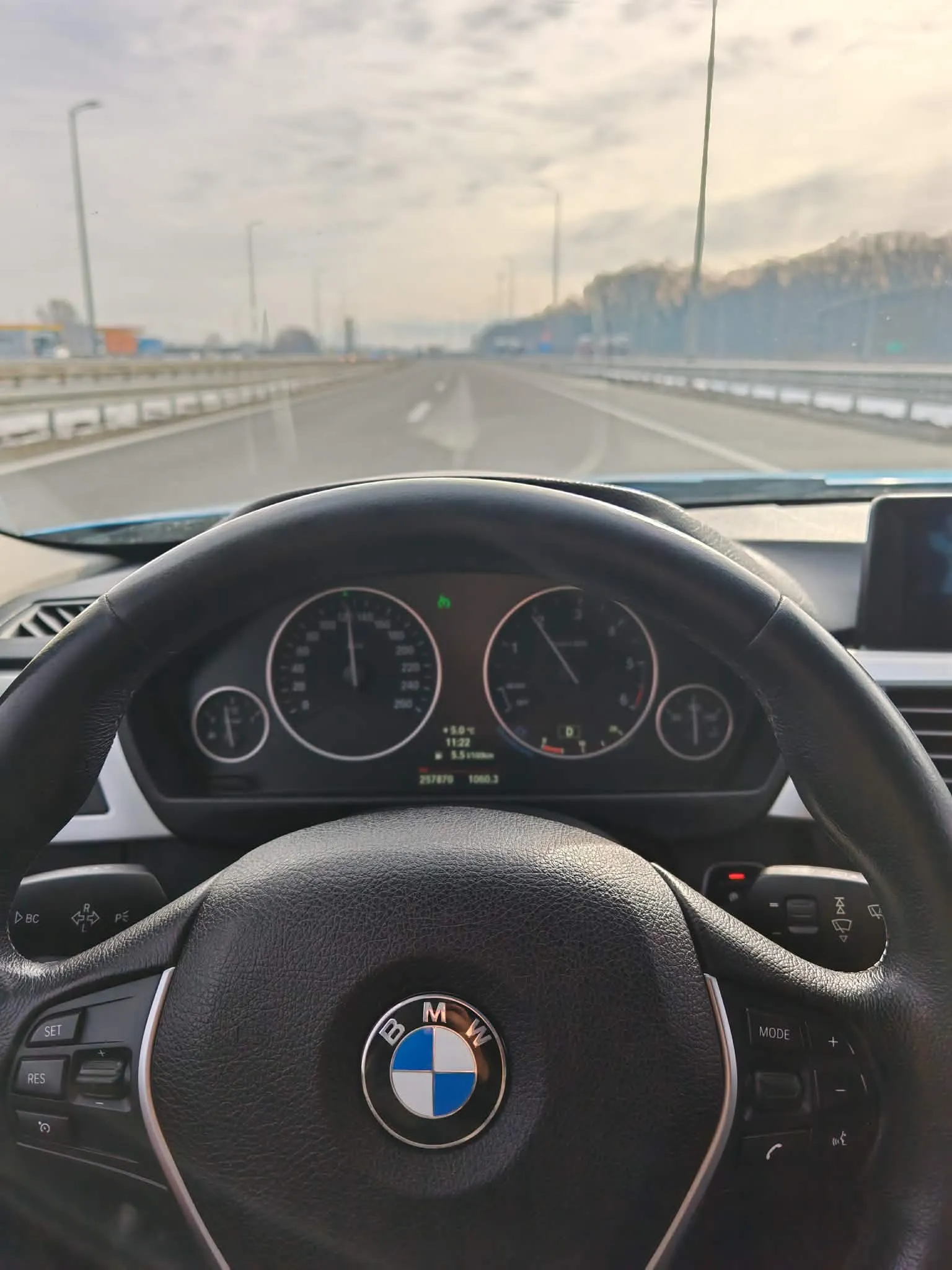 bmw f31 318da efficientdynamics, luxury line individual 2014 - slika 4