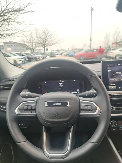 jeep compass 1.5 e-hybrid 130 ks summit - slika 9