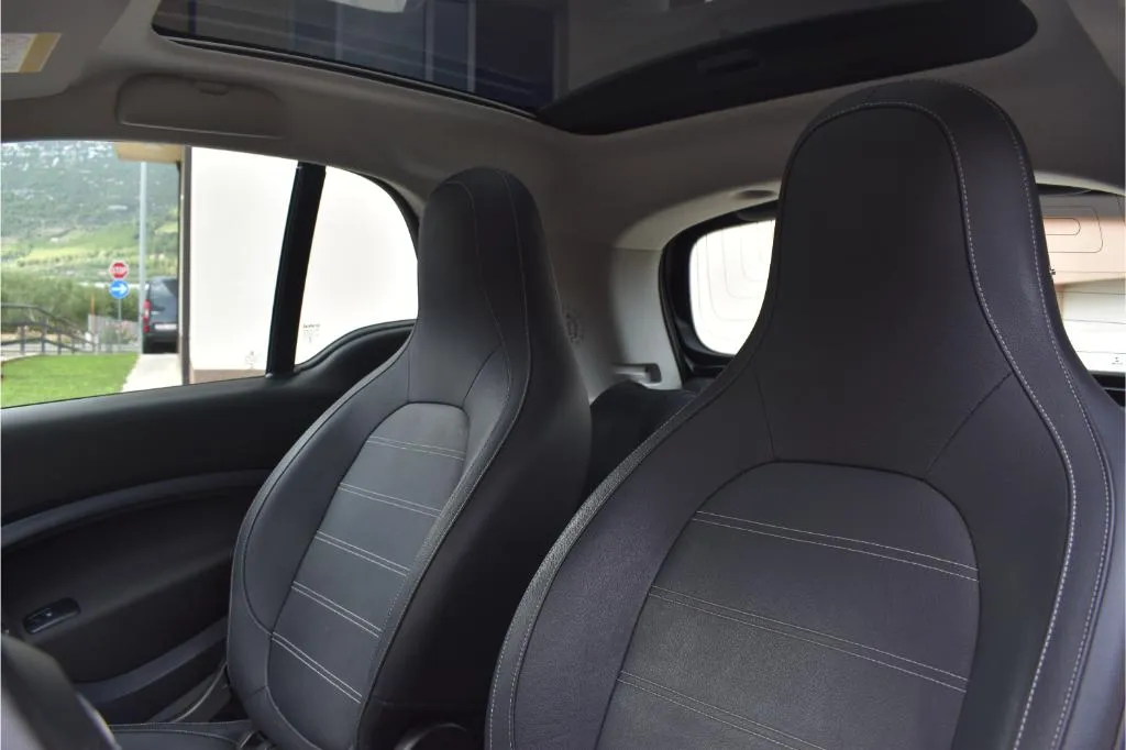 smart fortwo 60kw multimedia,koža,panorama-prime - slika 13