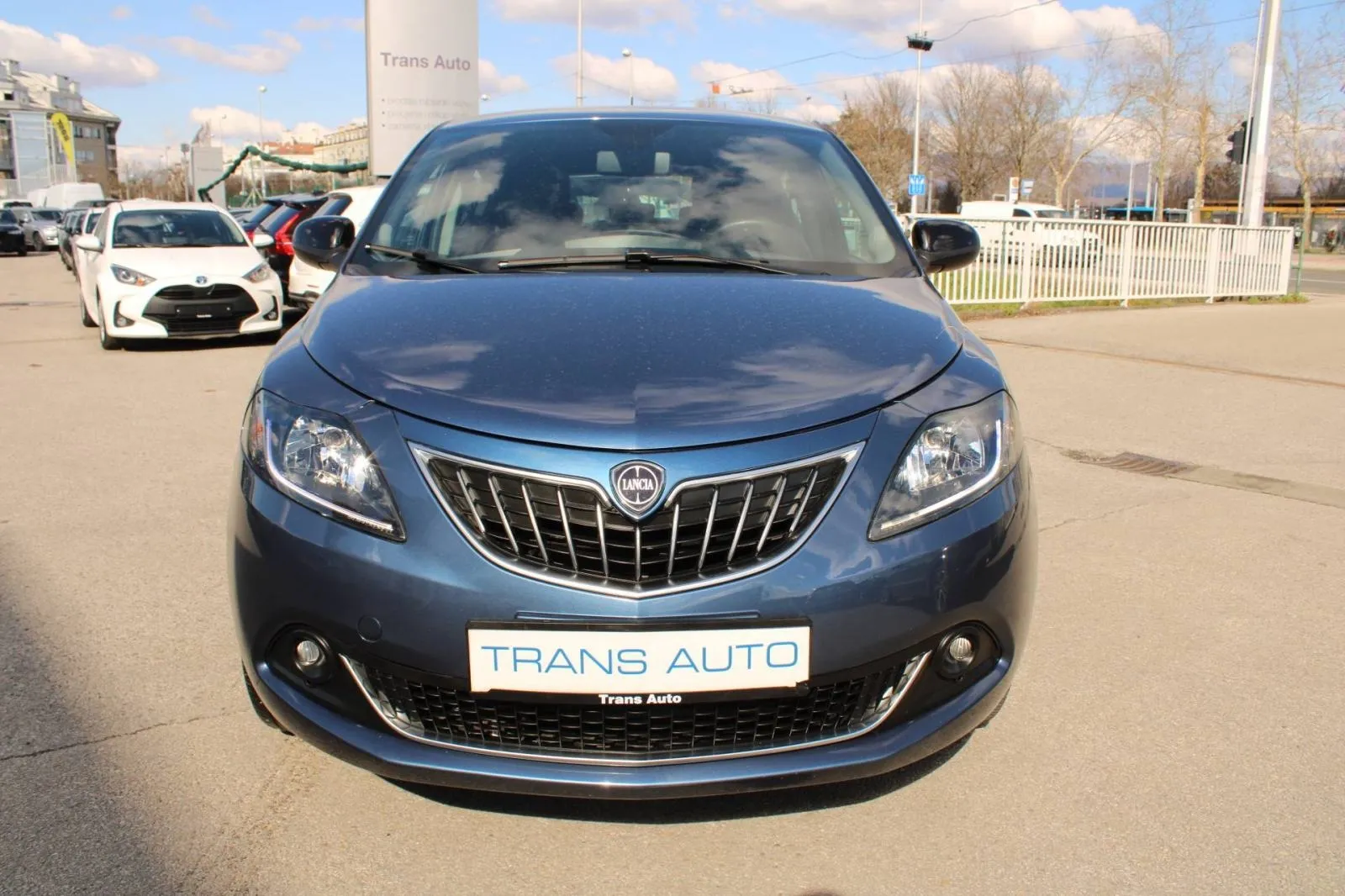lancia y 1.0 hybrid - slika 2