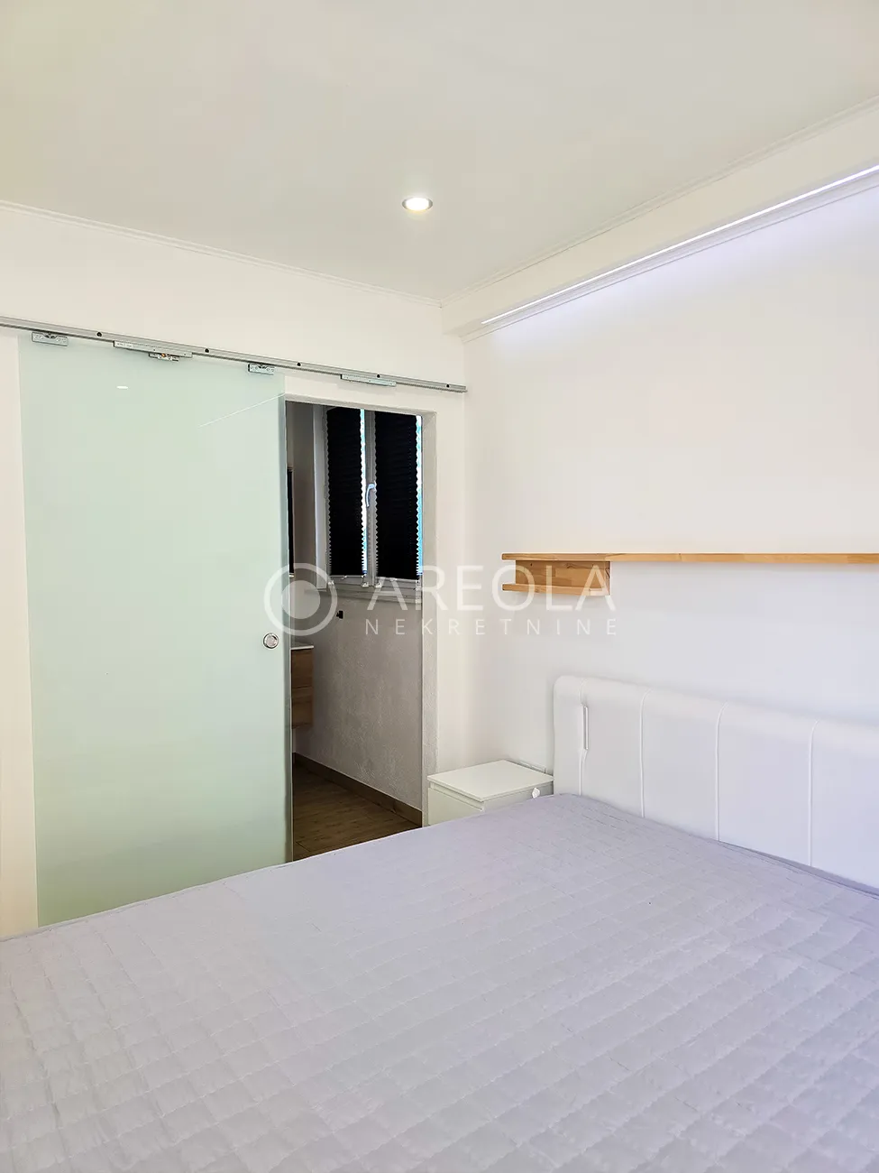 kaštel kambelovac - namješten trosoban stan - dugoročno! - slika 21