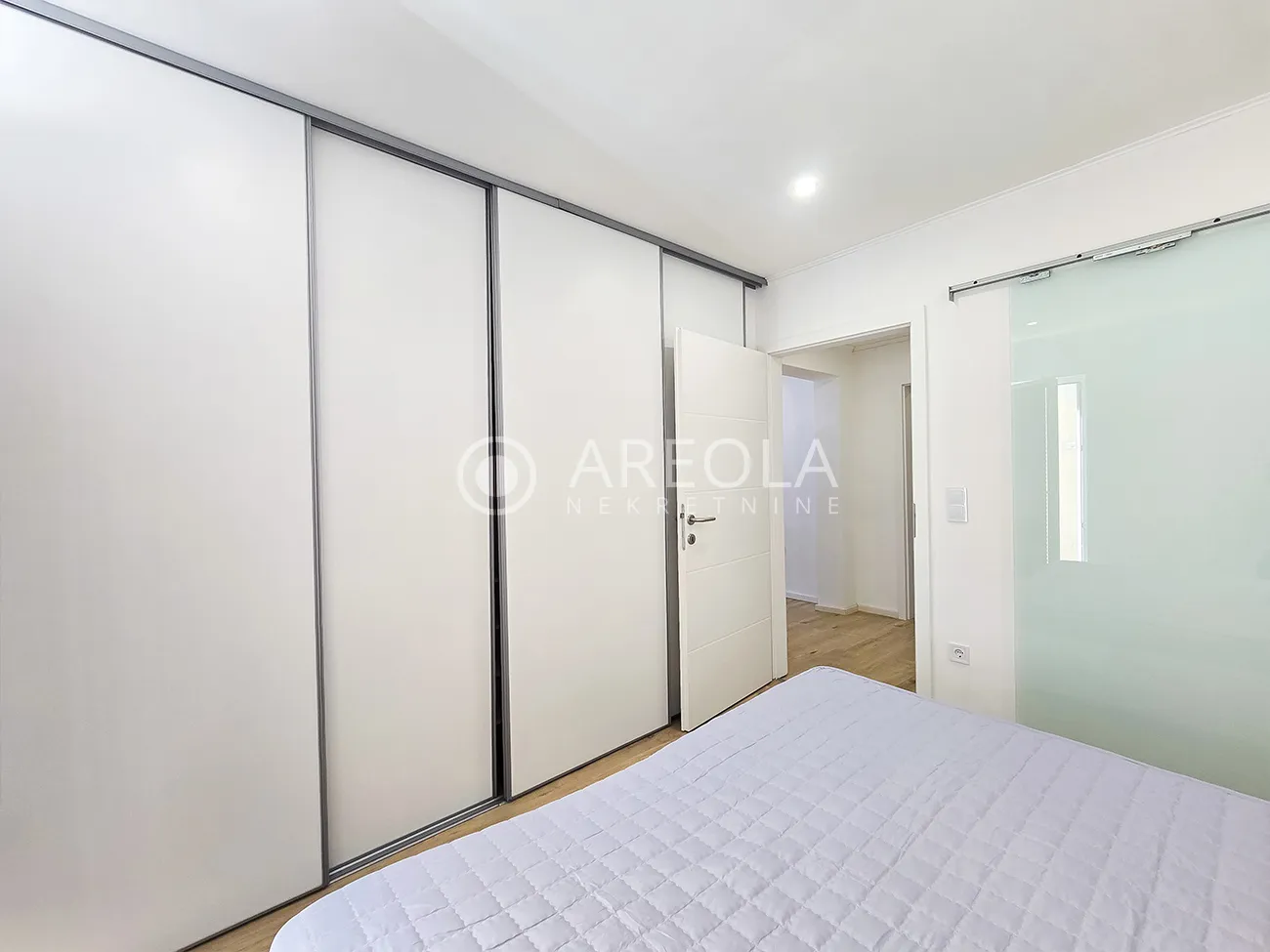 kaštel kambelovac - namješten trosoban stan - dugoročno! - slika 20