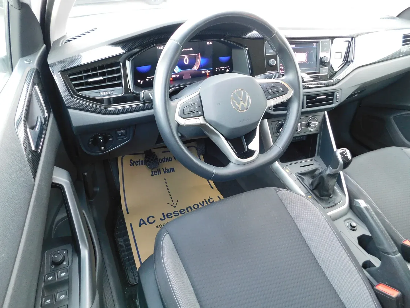 10842 volkswagen polo 1.0 tsi life - slika 8