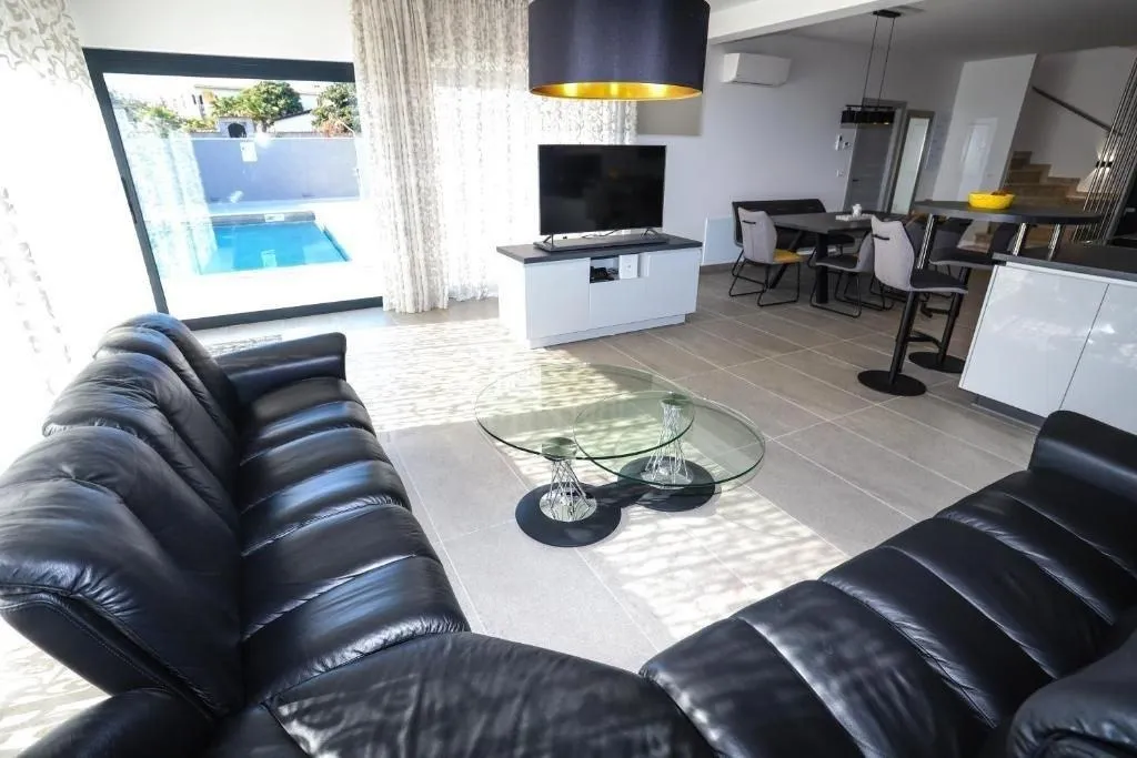 poreč-vila na prodaji 800 m od mora (prodaja) - slika 4