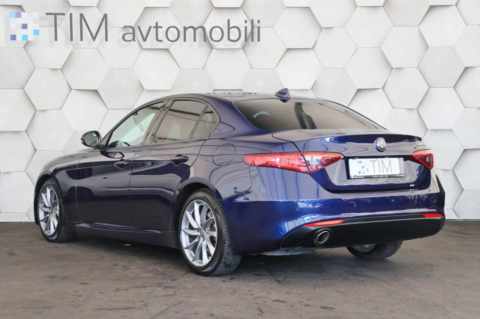 alfa romeo giulia 2.2jtdm at8 super 160km led+biksenon navi - slika 4