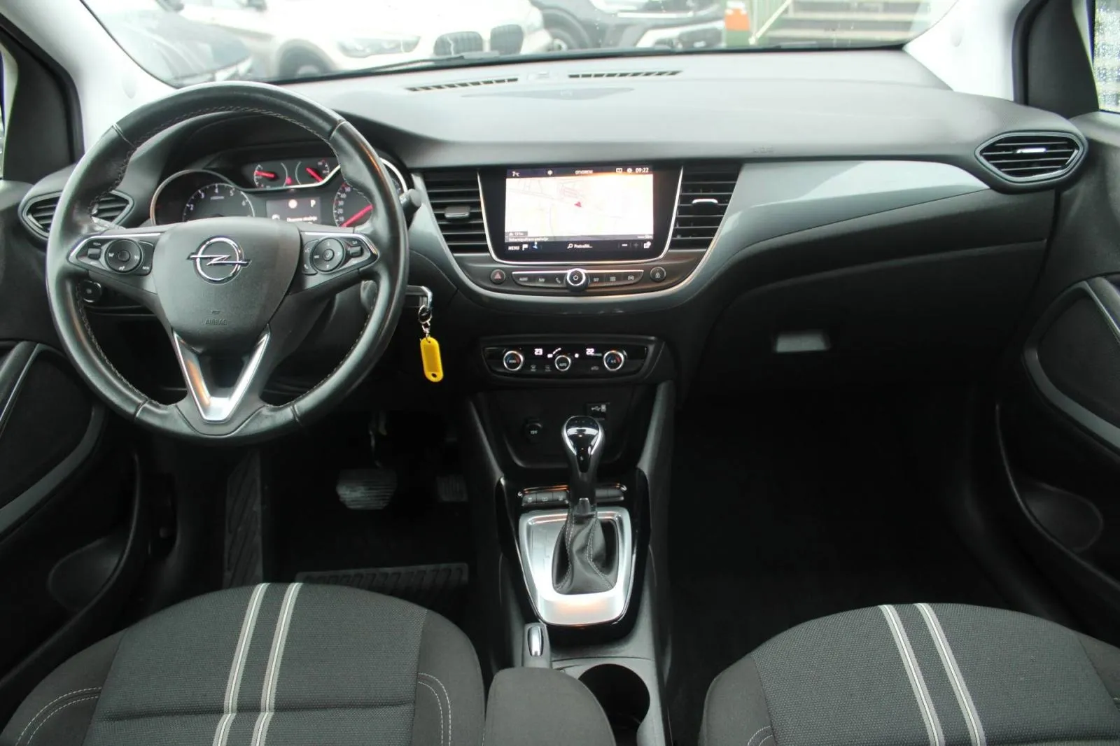 opel crossland 1.2 turbo automatik elegance *led, navigacija* - slika 20