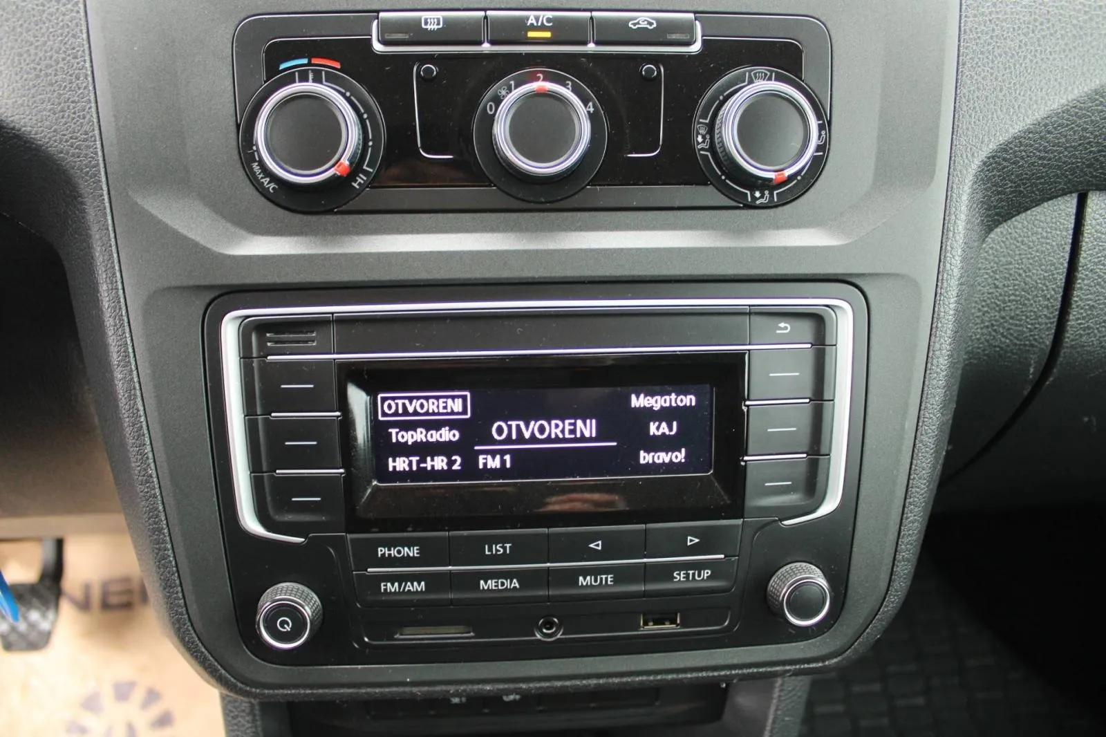 vw caddy maxi 2.0 tdi 7 sjedala - slika 17