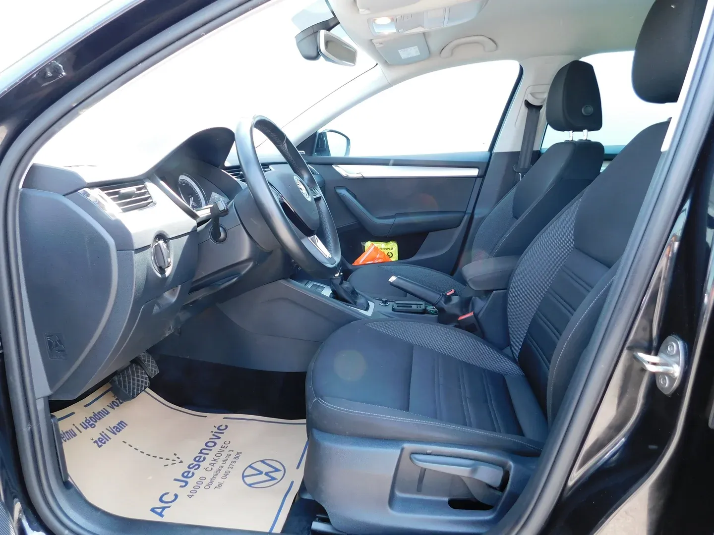 09764 škoda octavia combi ambition 1.6 tdi dsg - slika 8