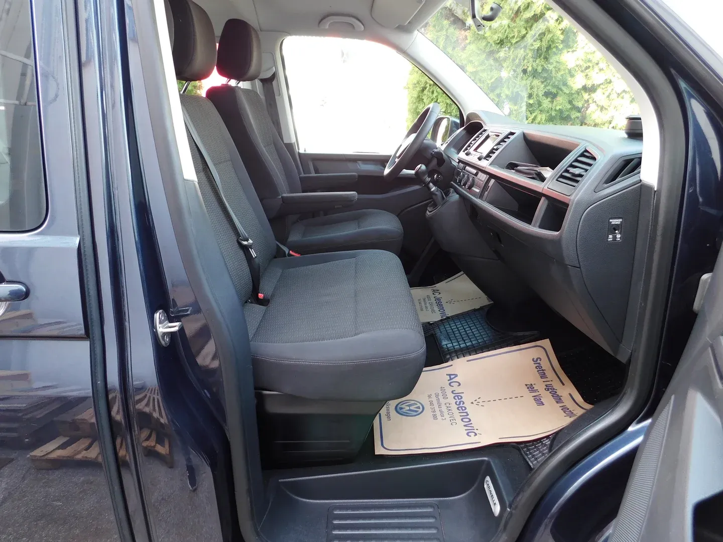 05936 vw caravelle comfortline 2.0 tdi - slika 9