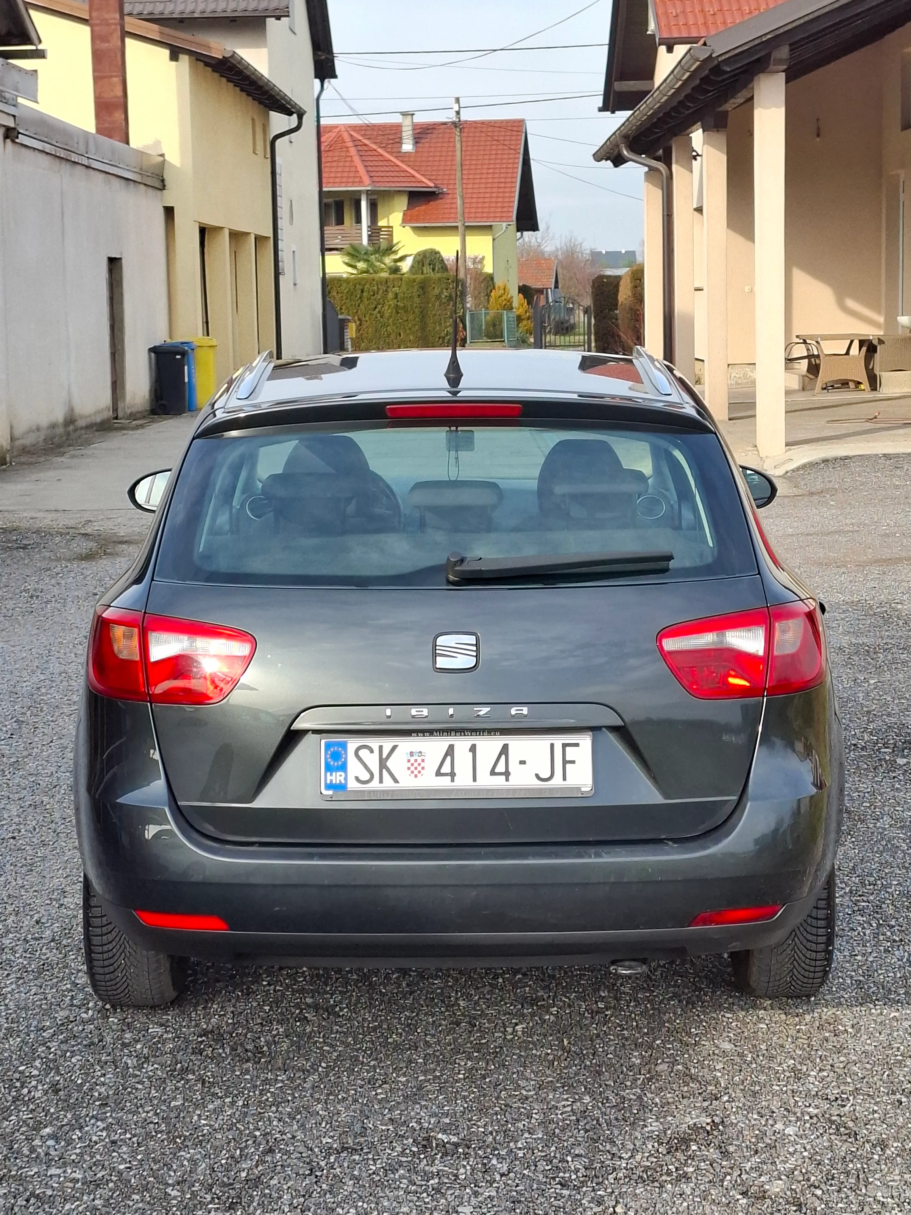 seat ibiza 2010g.1.2tdi,55kw.200000km - slika 2
