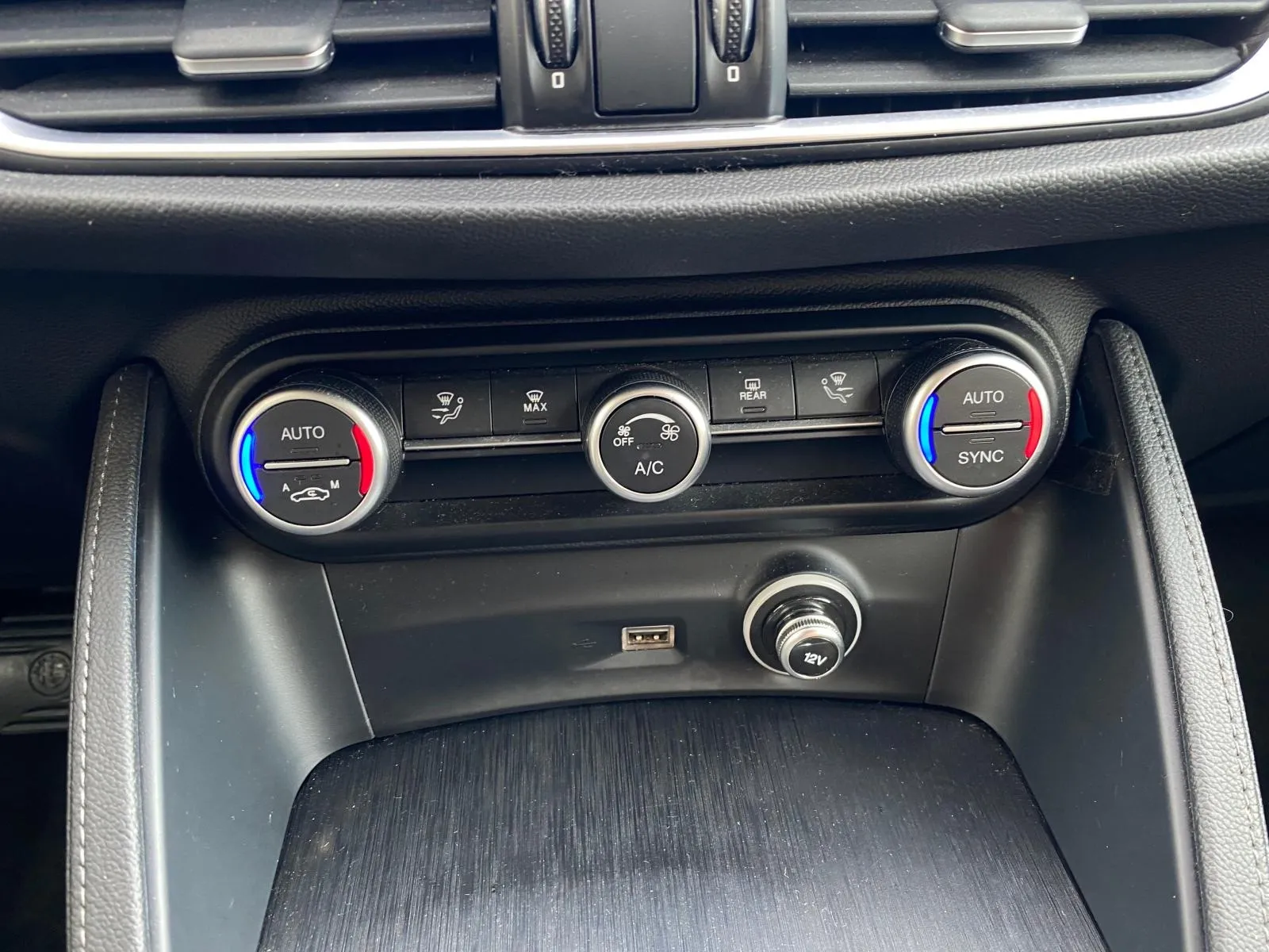 alfa romeo stelvio 2,2 190 q4 business 4xgarancije - slika 19