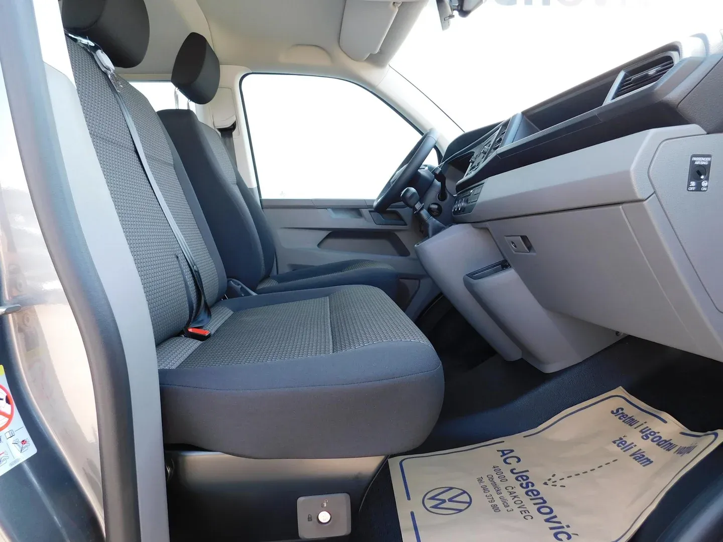11020 vw caravelle trendline 2.0 tdi - slika 10