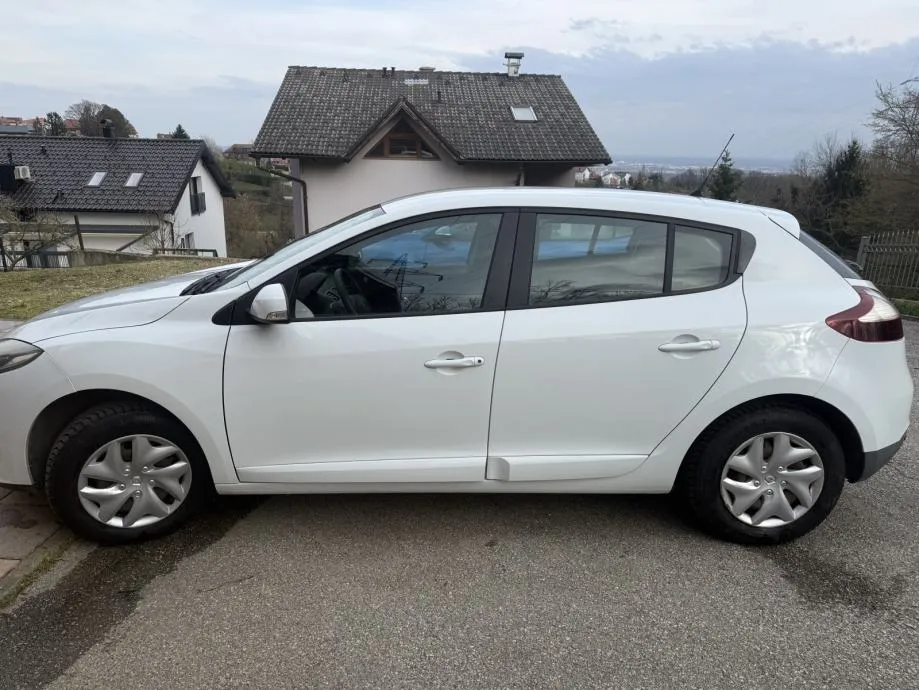 renault megane 1.5dci 2015 redizajn, odlično stanje - slika 5