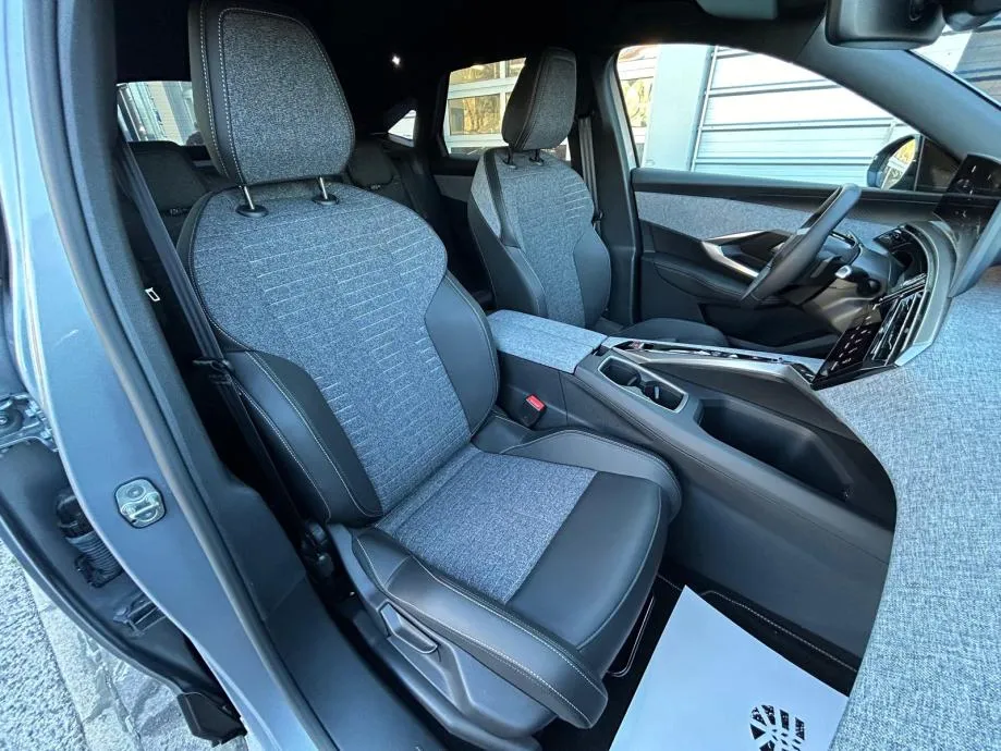peugeot 3008 hybrid allure - 2025 - 38 km - novo - gratis reg !!! - slika 9