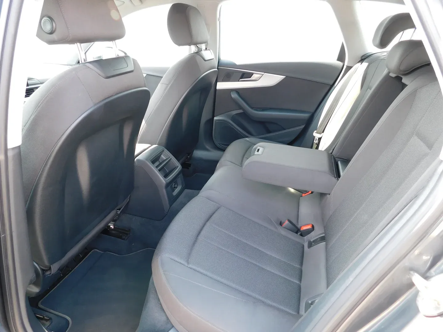 12204 audi a4 avant 30 tdi s tronic - slika 11