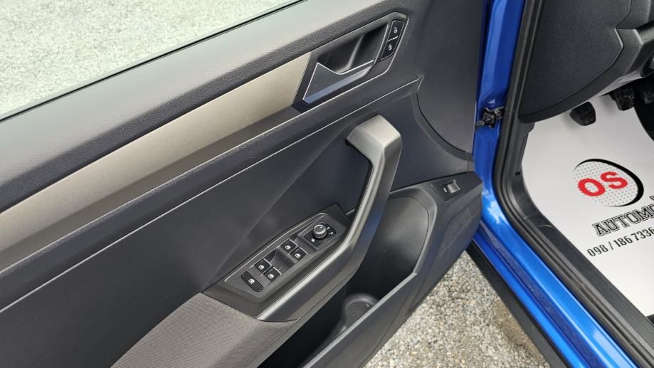 vw t-roc 1,0 tsi,fuul led,climatronic,pdc,gr.sjedala,alu 17,tempomat - slika 15