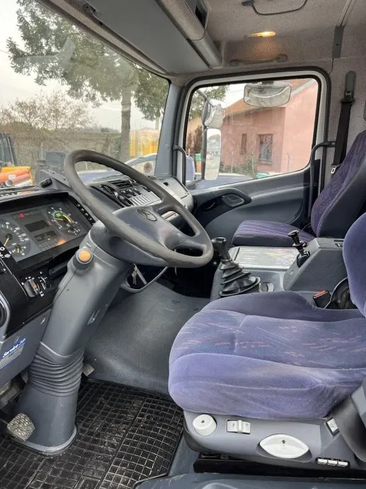 marcedes benz atego 818 vučna služba, 2002 god. - slika 17