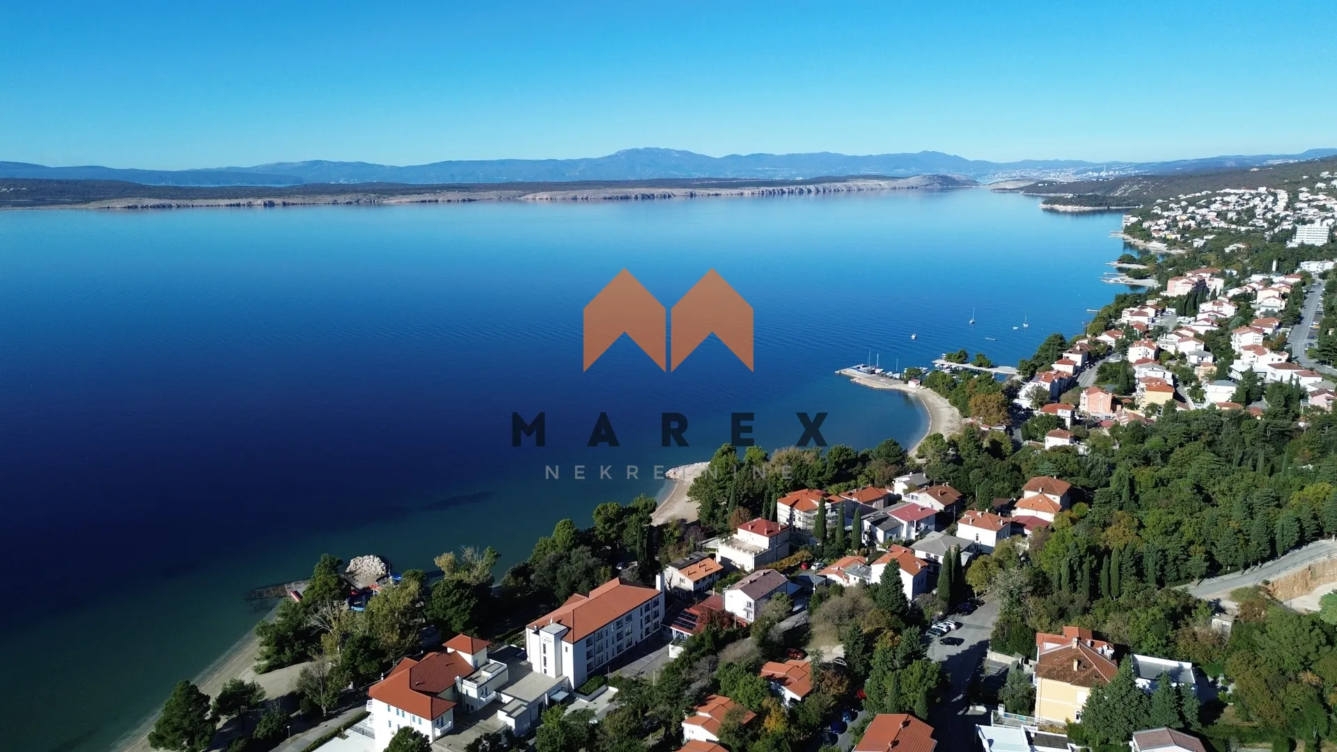 vila na ekskluzivnoj lokaciji - slika 18