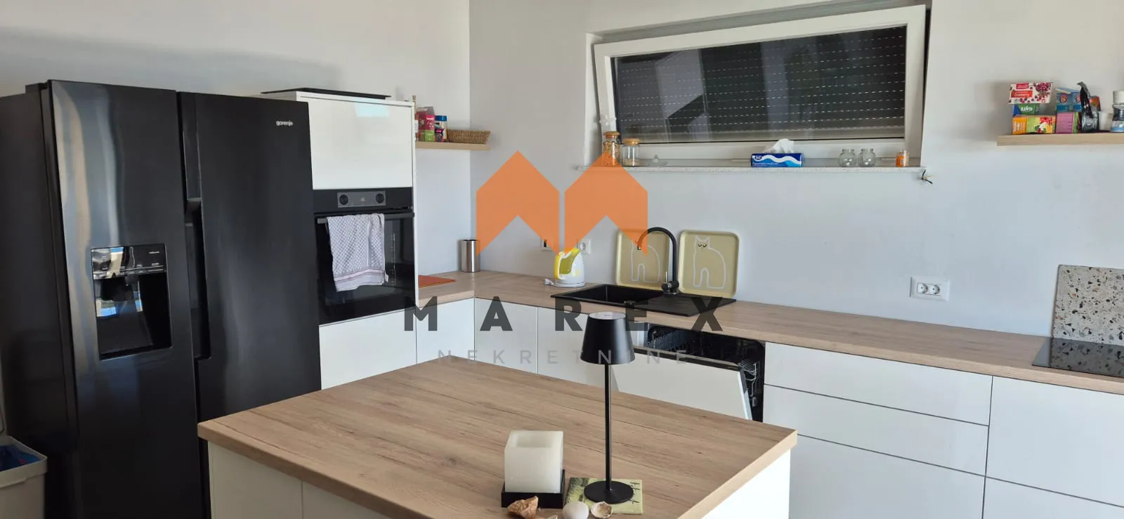 luksuzna novogradnja s bazenom 5 m od mora – dugi otok - slika 10