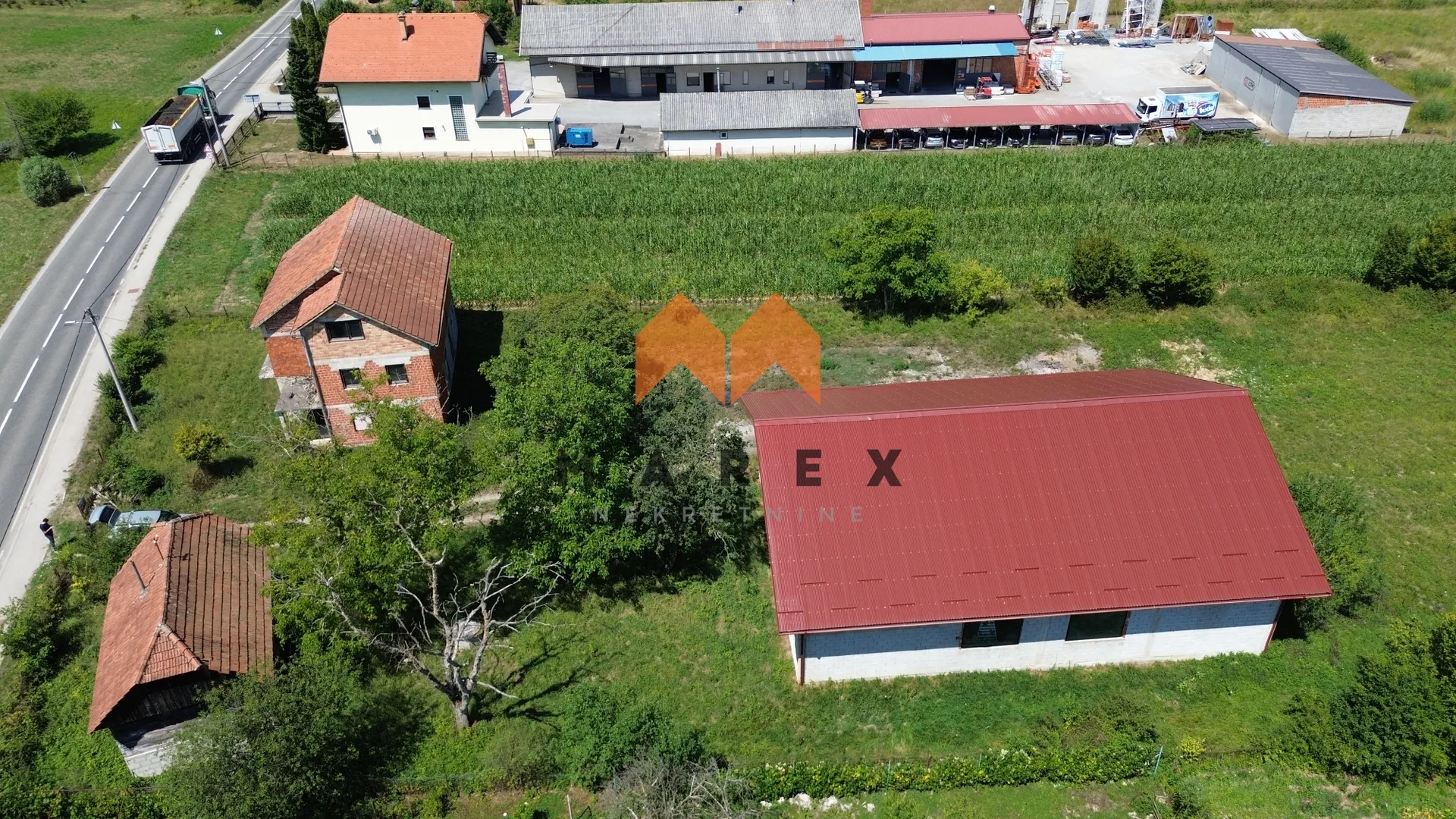 kuća 195m2+poslovna zgrada 340m2+drvena kuća 45m2 - slika 8