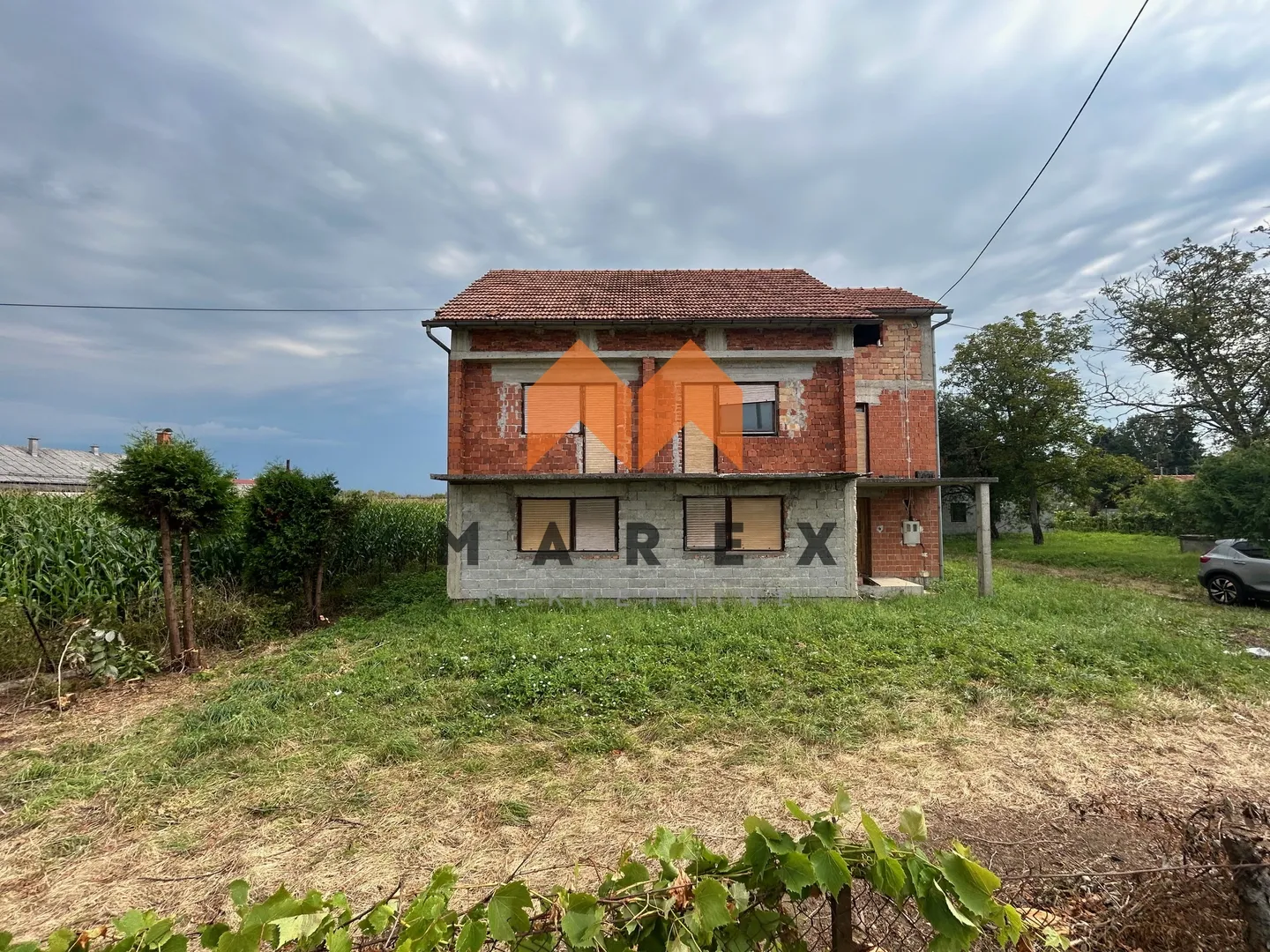 kuća 195m2+poslovna zgrada 340m2+drvena kuća 45m2 - slika 12