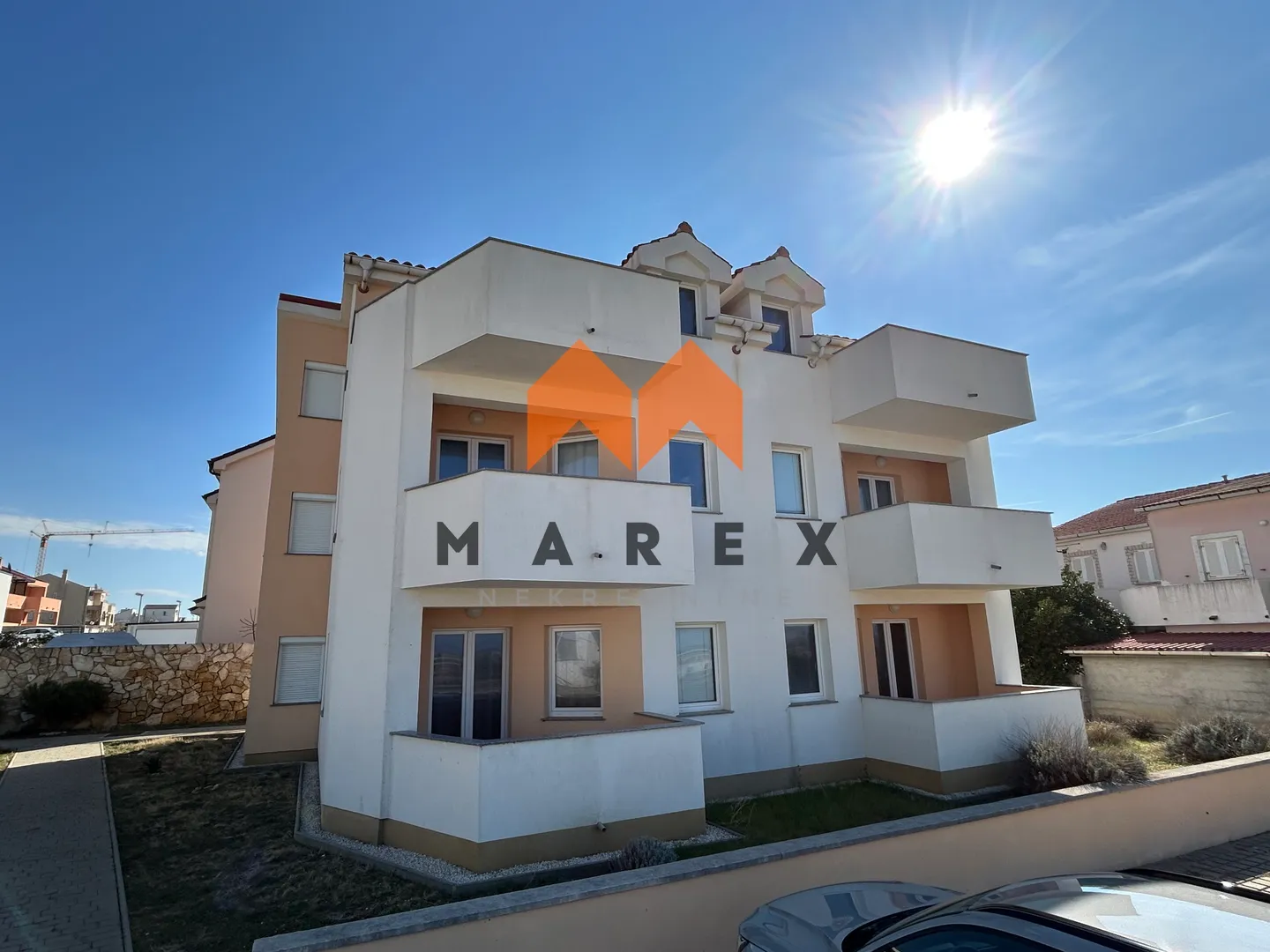 prostrani apartman s pogledom na more u povljani - slika 22