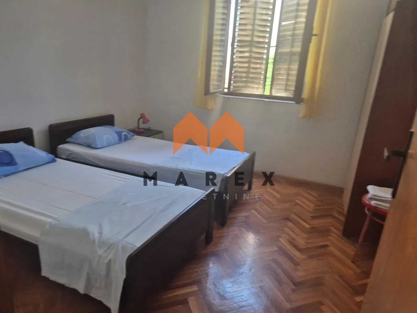 top lokacija-kuća uz more sa 4 apartmana i 1 studio - slika 15