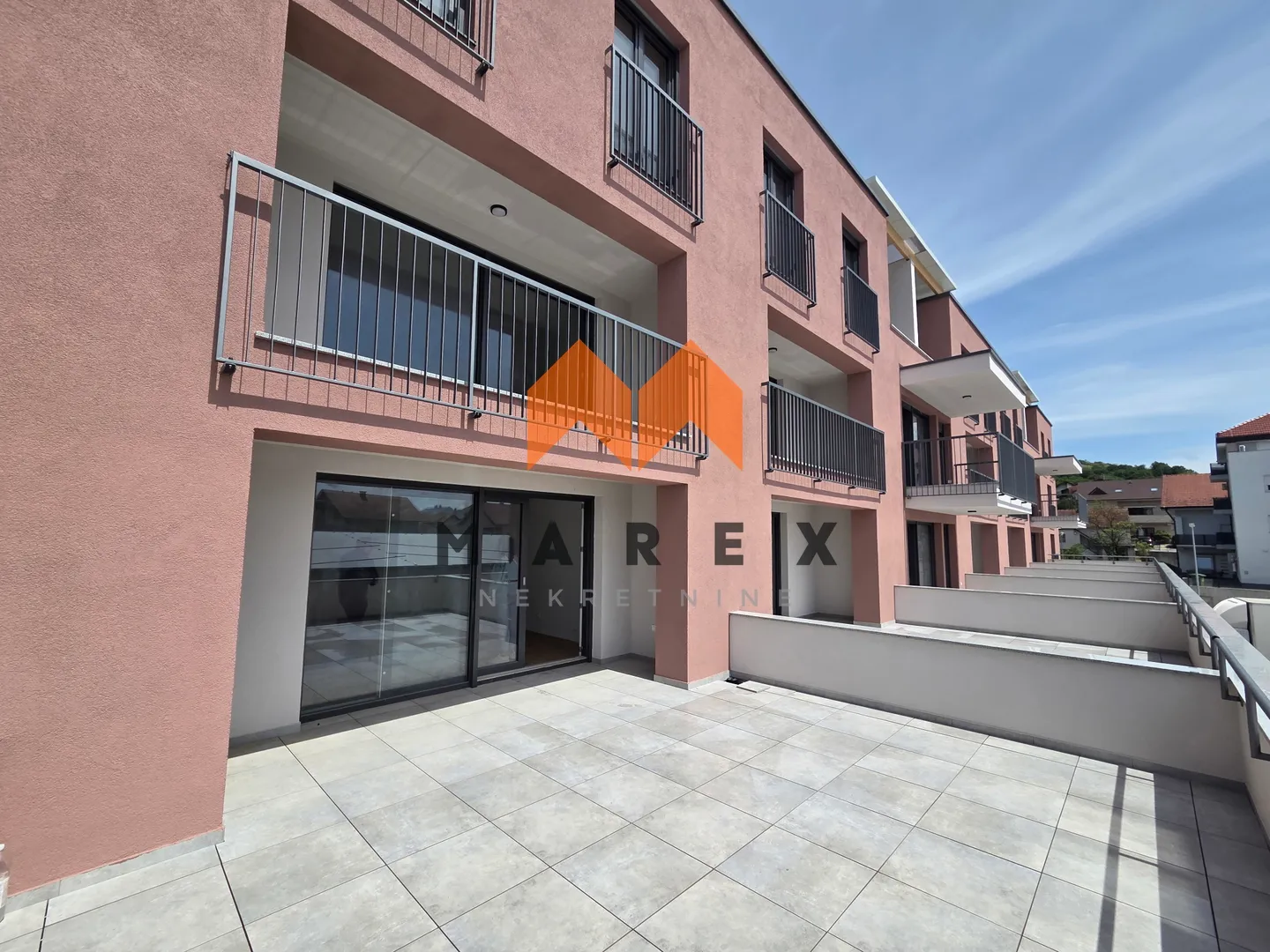 moderna luksuzna novogradnja na odličnoj lokaciji,pregrada ,3s+db 115,44 m2 - slika 10