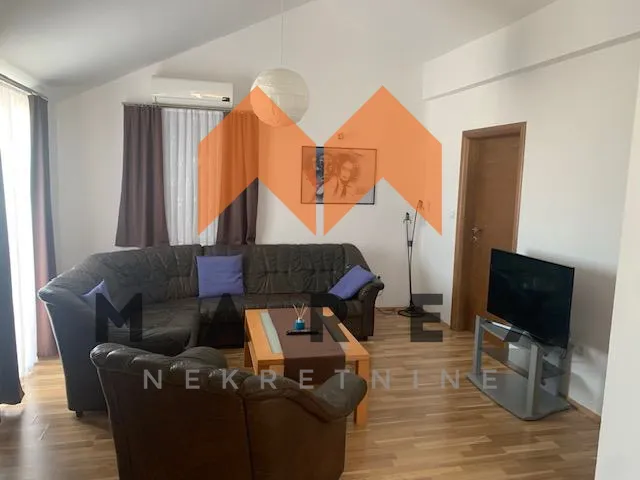 prostrani apartman s pogledom na more u povljani - slika 5