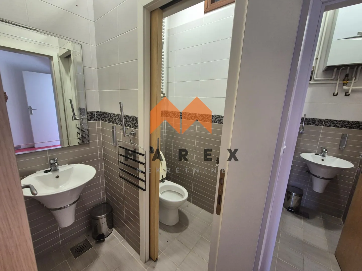 poslovan prostor- 70 m2 sa dva sanitarna čvora - slika 8