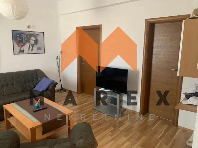 prostrani apartman s pogledom na more u povljani - slika 7