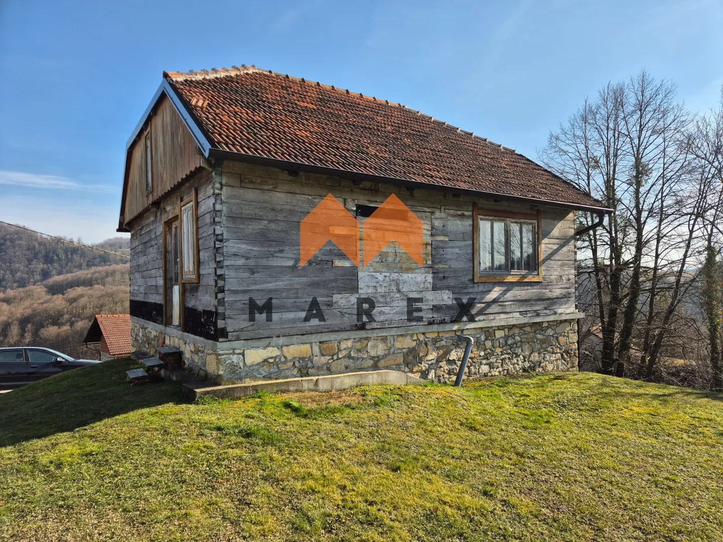 prekrasna kameno drvena kuća - slika 5